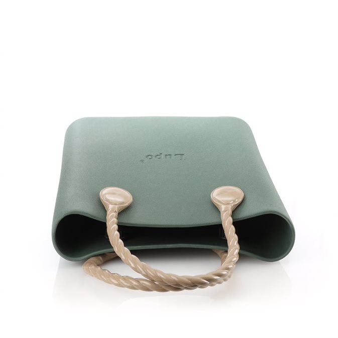 شنطة حريمي ضد المياه - زيتوني