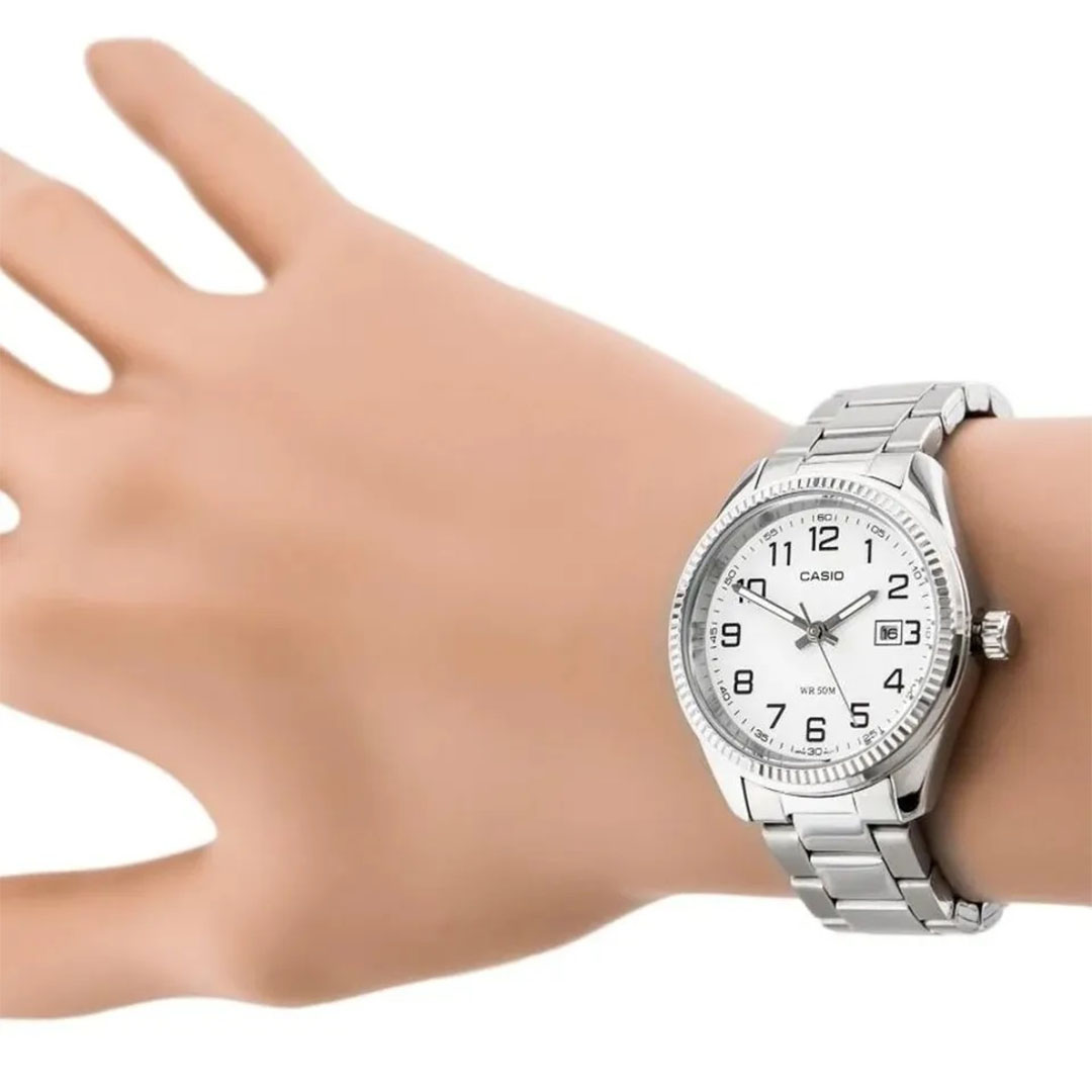 MTP-1302D-7BVDF ساعة رجالي مقاومة للماء - 50 ملم - فضي