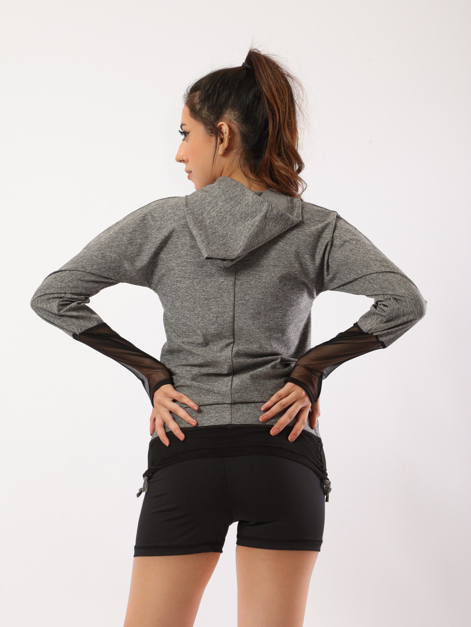 تيشيرت رياضي بكم شبكي حريمي - أسود