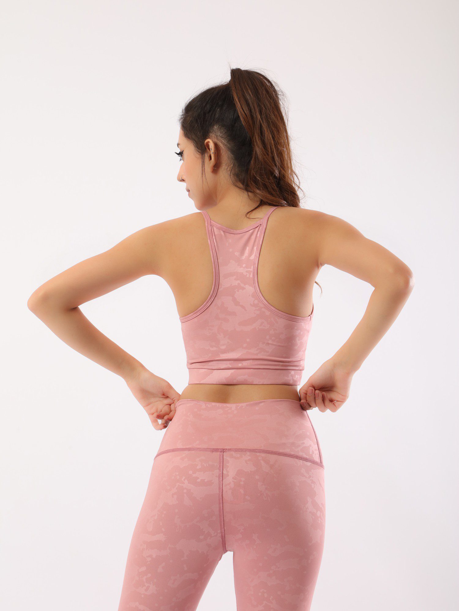 برا حمالات رفيعة رياضية حريمي - بينك