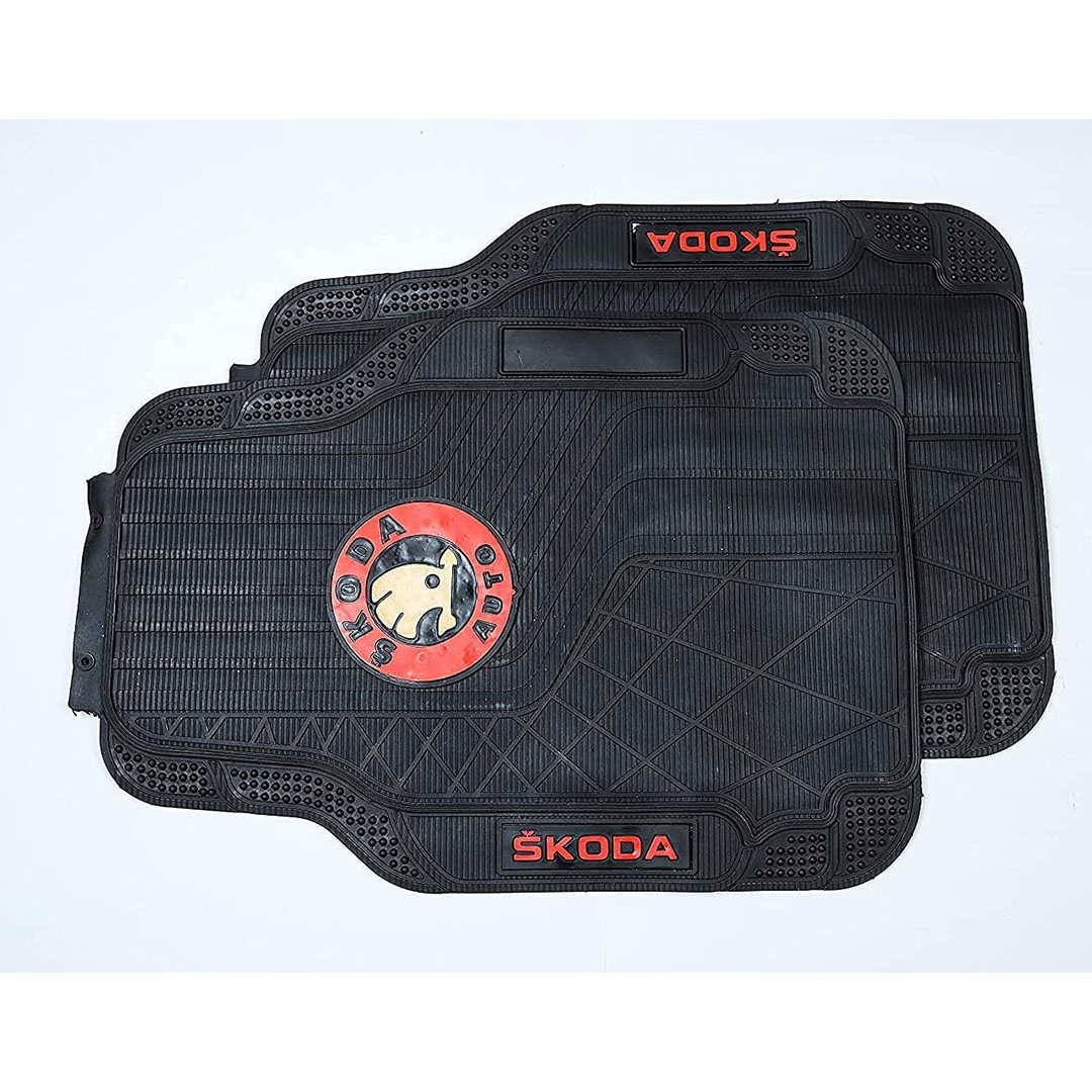 طقم دواسات لسيارة سكودا - أسود - 5 قطع