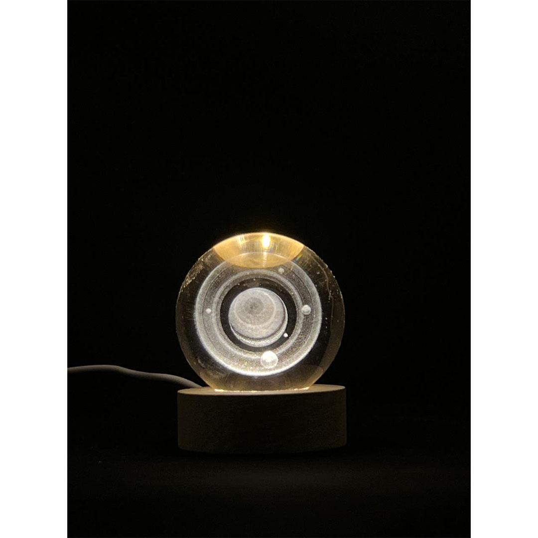 مصباح ليلي بقاعدة خشبية - كوكب زحل