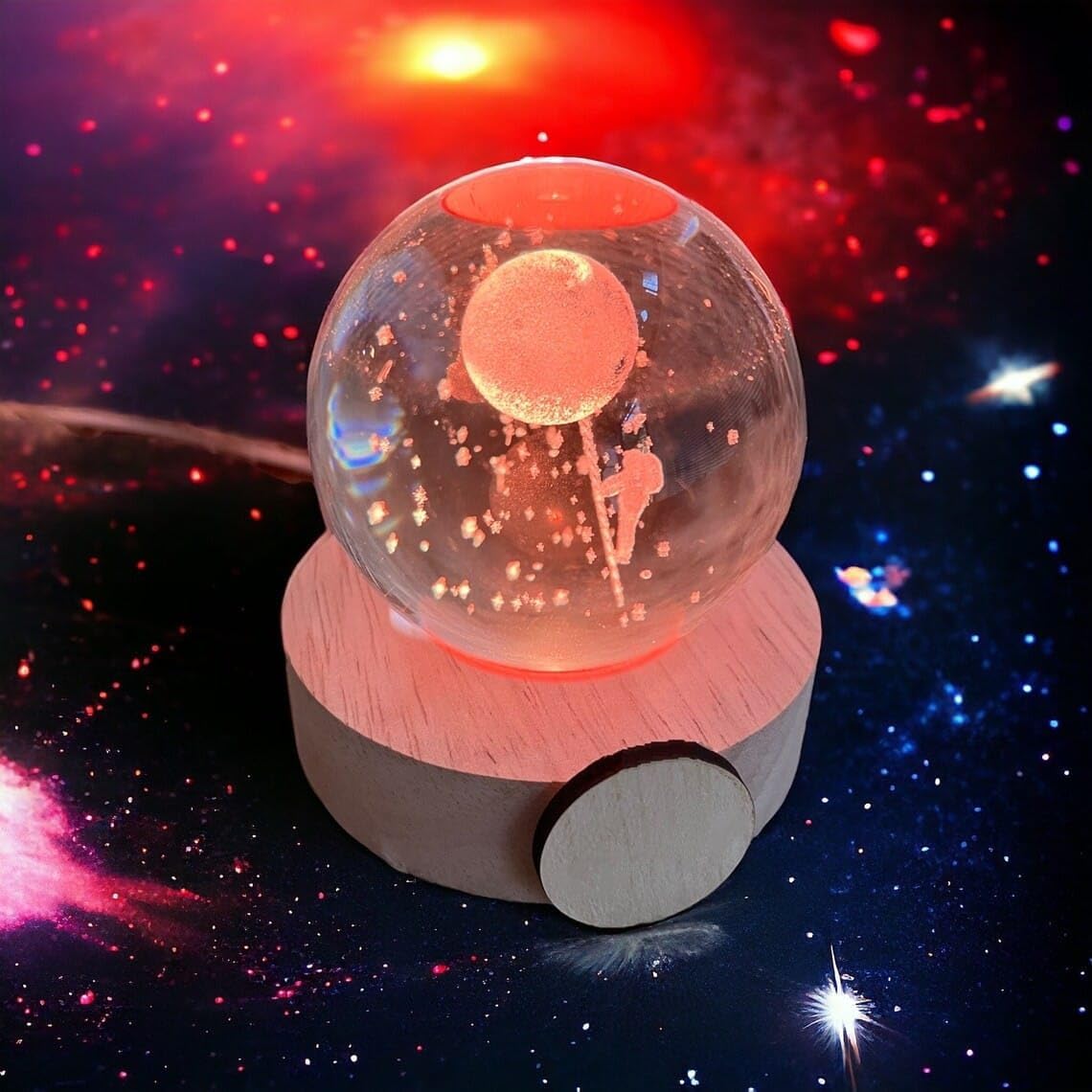 مصباح ليلي بقاعدة خشبية - شكل القمر 