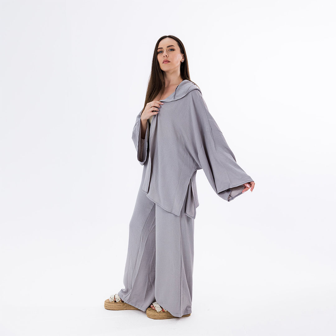 سوت حريمي بنطلون وقميص بكابيشو - 2 قطعة