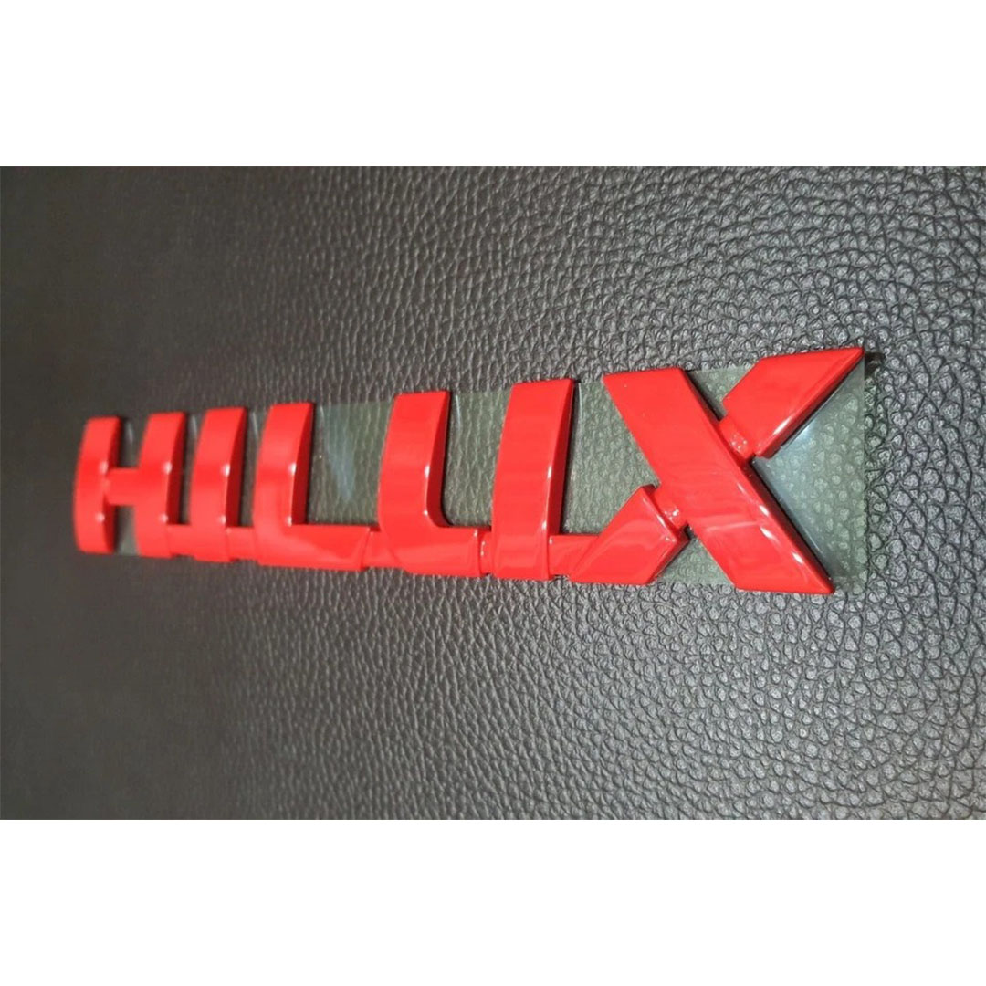 شعار هايلكس أحمر لسيارة ريفو 2015-2021