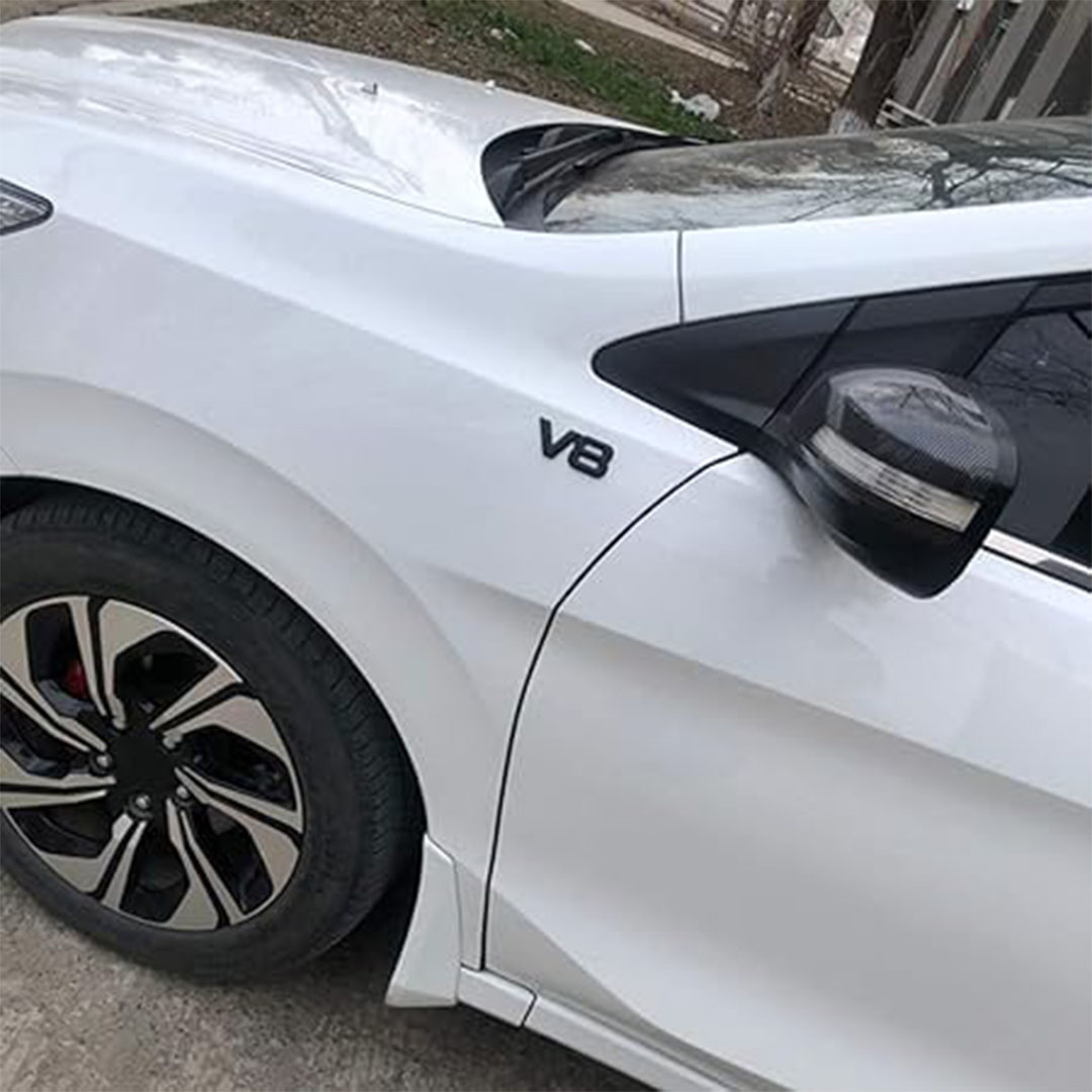 ملصق موديل V8 3D للعربية - فضي