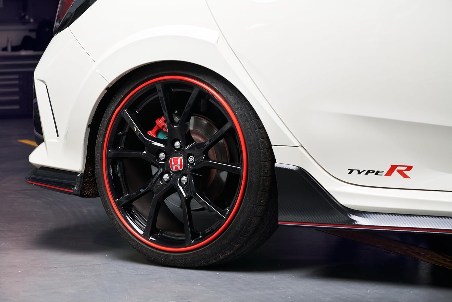 واقي جنوط عجلات لجميع أنواع السيارات - أحمر