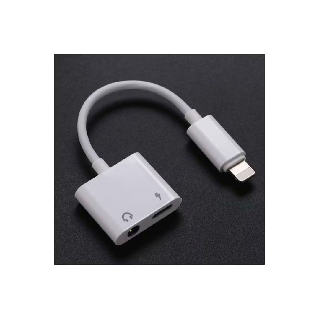 محول شحن وصوت 2*1 - /Typec/Lightning/AUX - أبيض