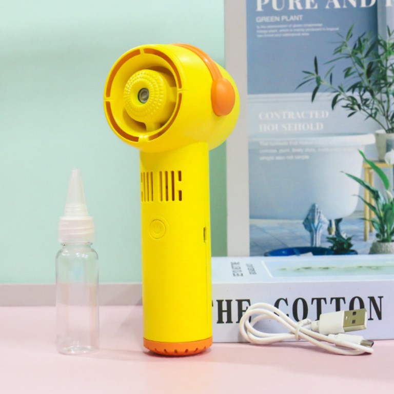 مروحة يد بـبخاخ مياه