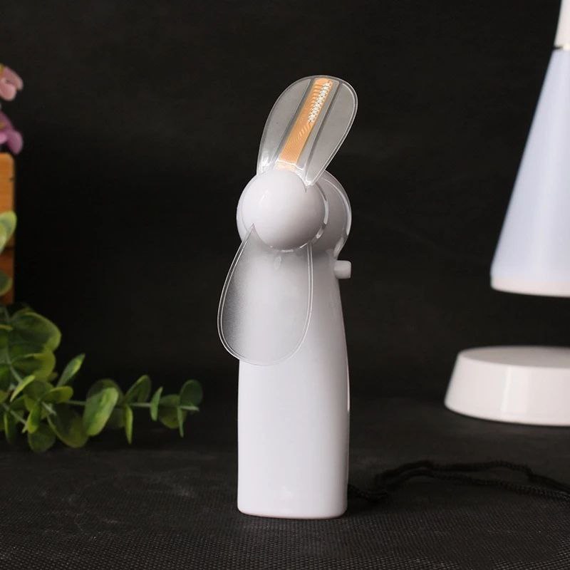 مروحة يد مضيئة