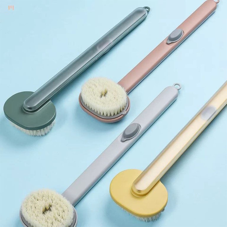 فرشاة استحمام بخزان صابون