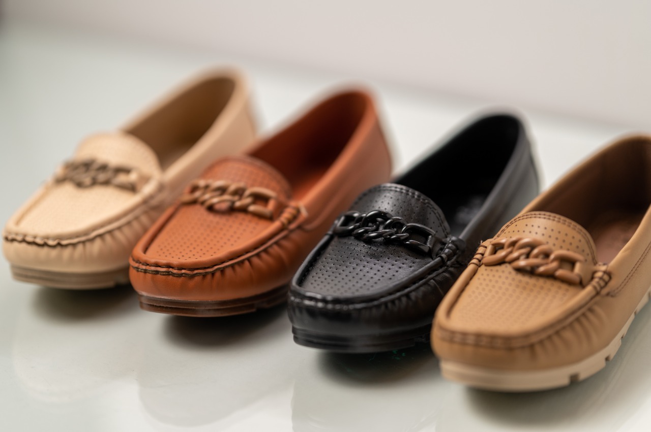 جزمة جلد فلات