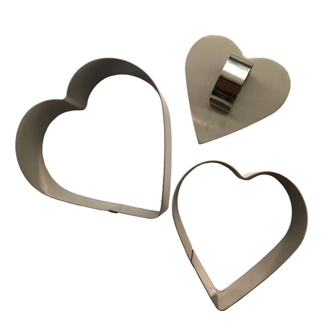 قطاعة عجين شكل قلب - 3 قطع - فضي