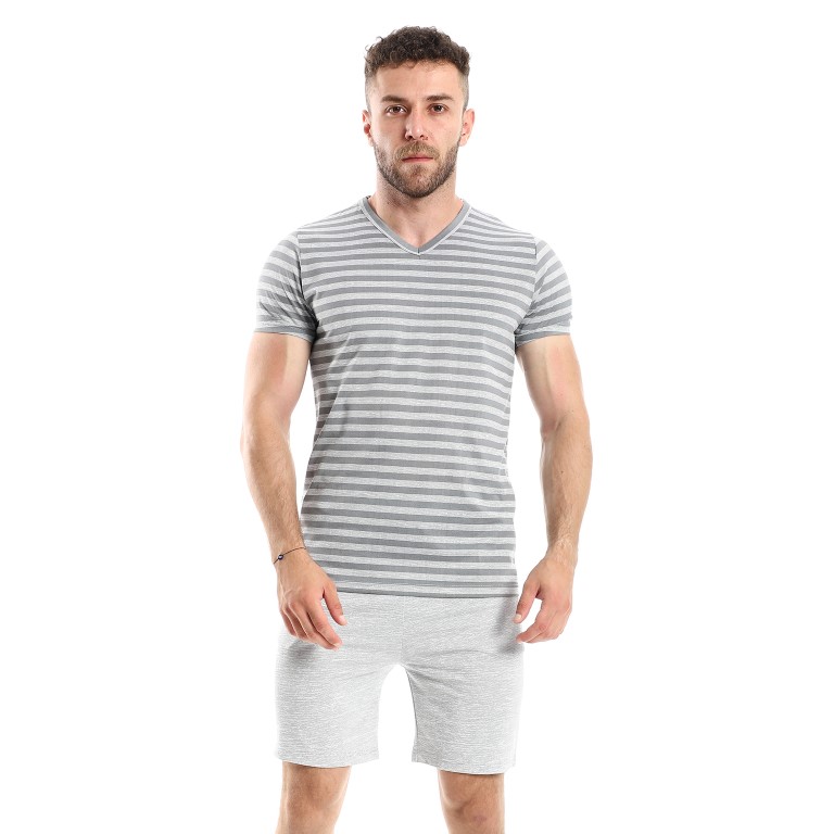 بيجاما رجالي نص كم برقبة V و شورت