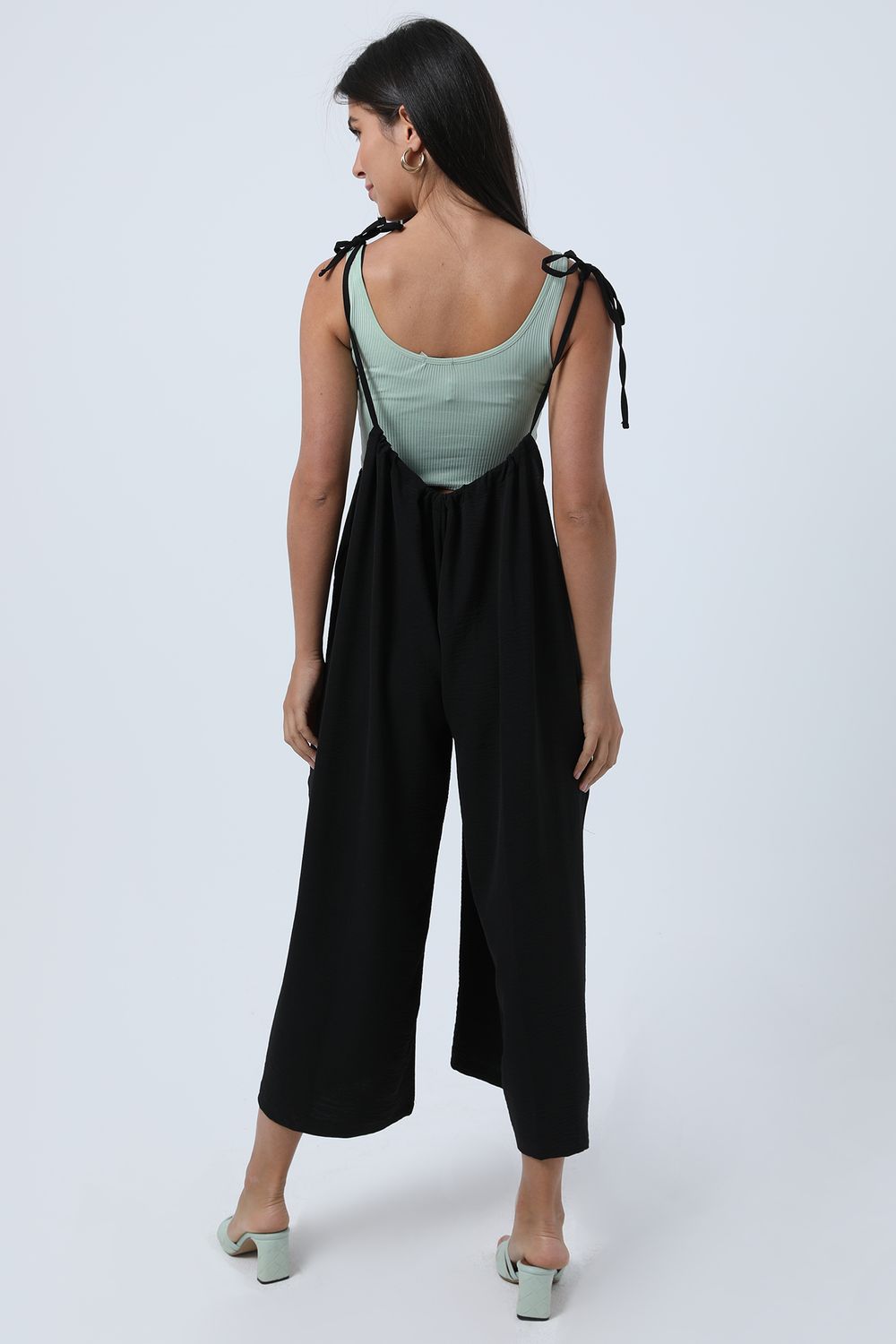 سالوبيت كاجوال بحمالات رفيعة