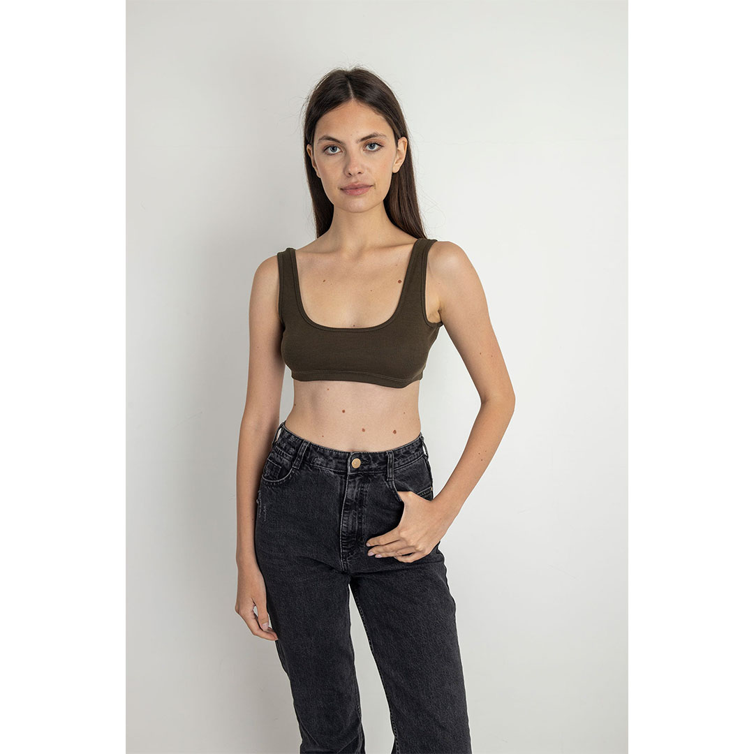 توب حريمي سادة بدون كم