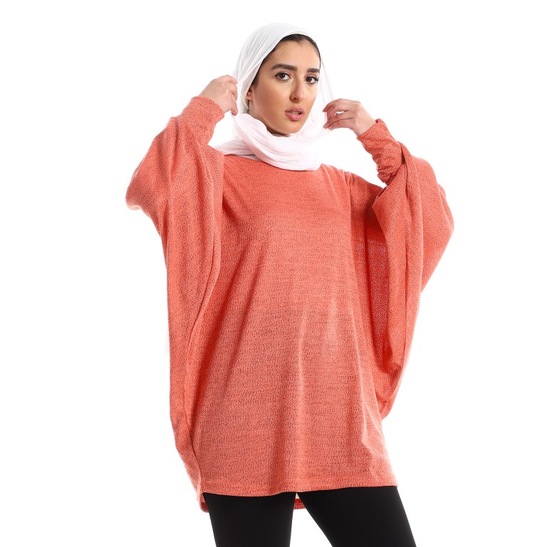 بلوزة واسعة كم طويل