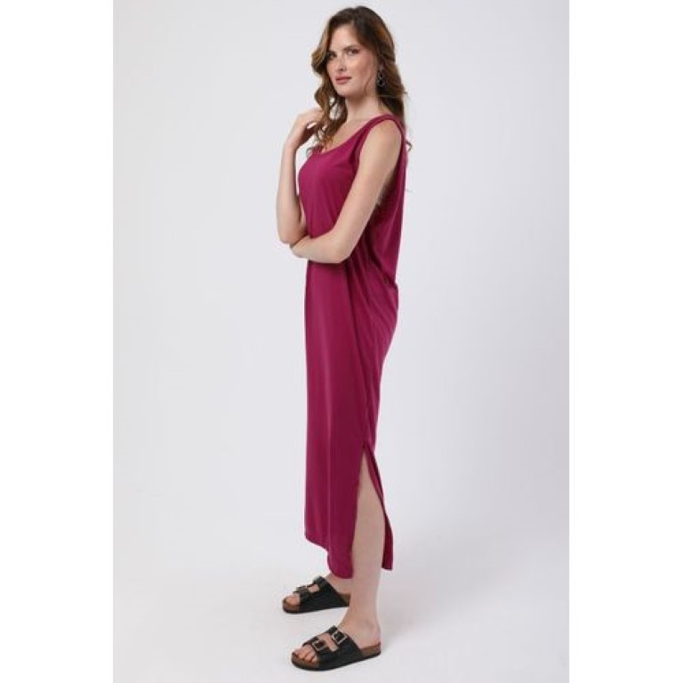 فستان صيفي بدون كم بفتحة من الجانبيين