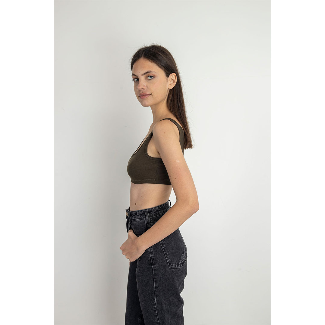 توب حريمي سادة بدون كم