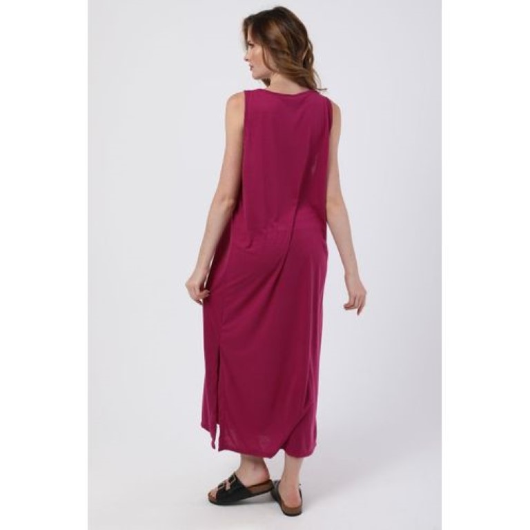 فستان صيفي بدون كم بفتحة من الجانبيين