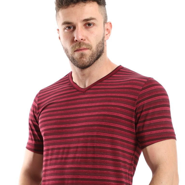 بيجاما رجالي نص كم برقبة V و شورت