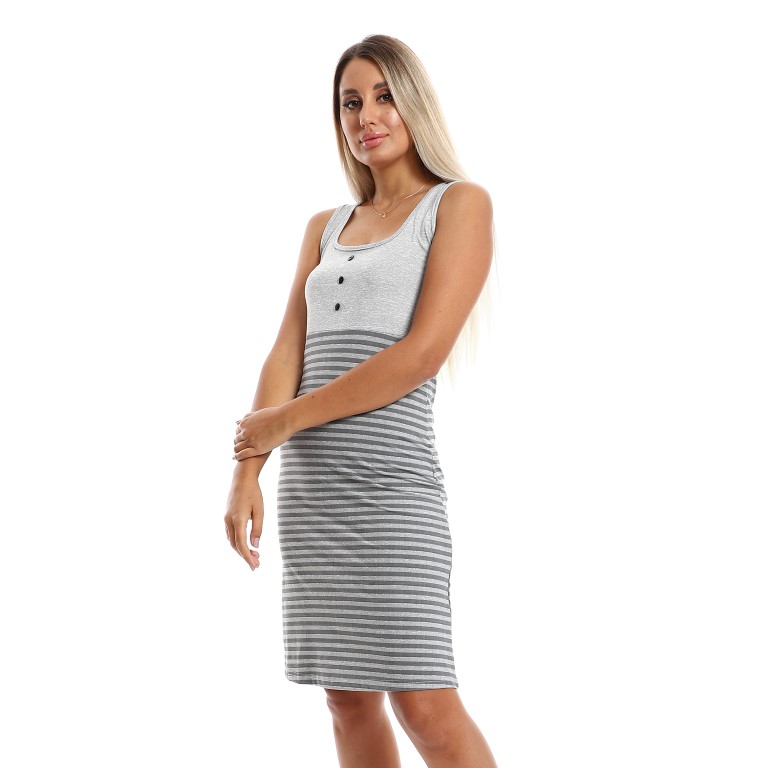 قميص نوم مخطط قصير