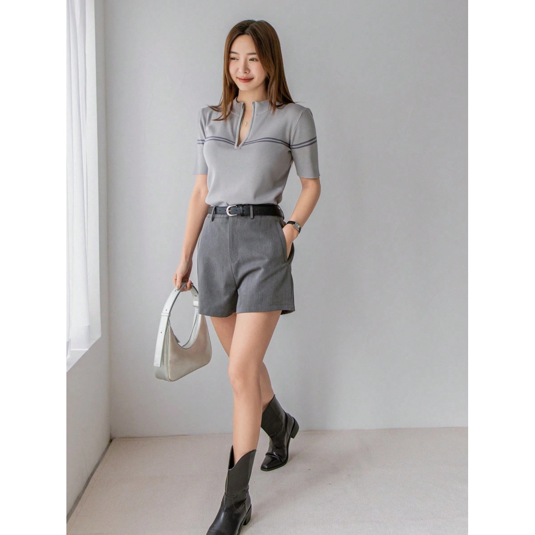 شي ان بلوزة محبوكة بأكمام قصيرة وألوان متناسقة ستايل "الثراء القديم" - رمادي