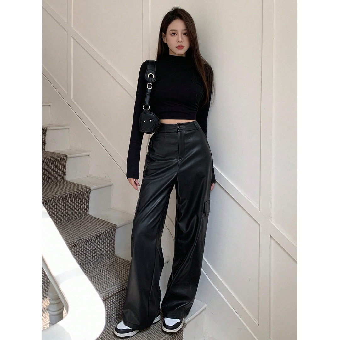 شي ان بنطلون كارجو نسائي جلد الصناعي بجيوب و رجل واسعة - أسود