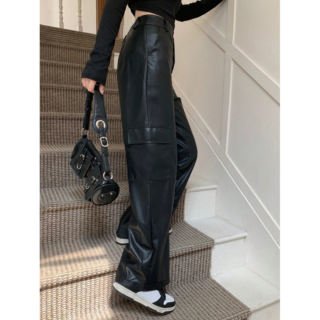 شي ان بنطلون كارجو نسائي جلد الصناعي بجيوب و رجل واسعة - أسود