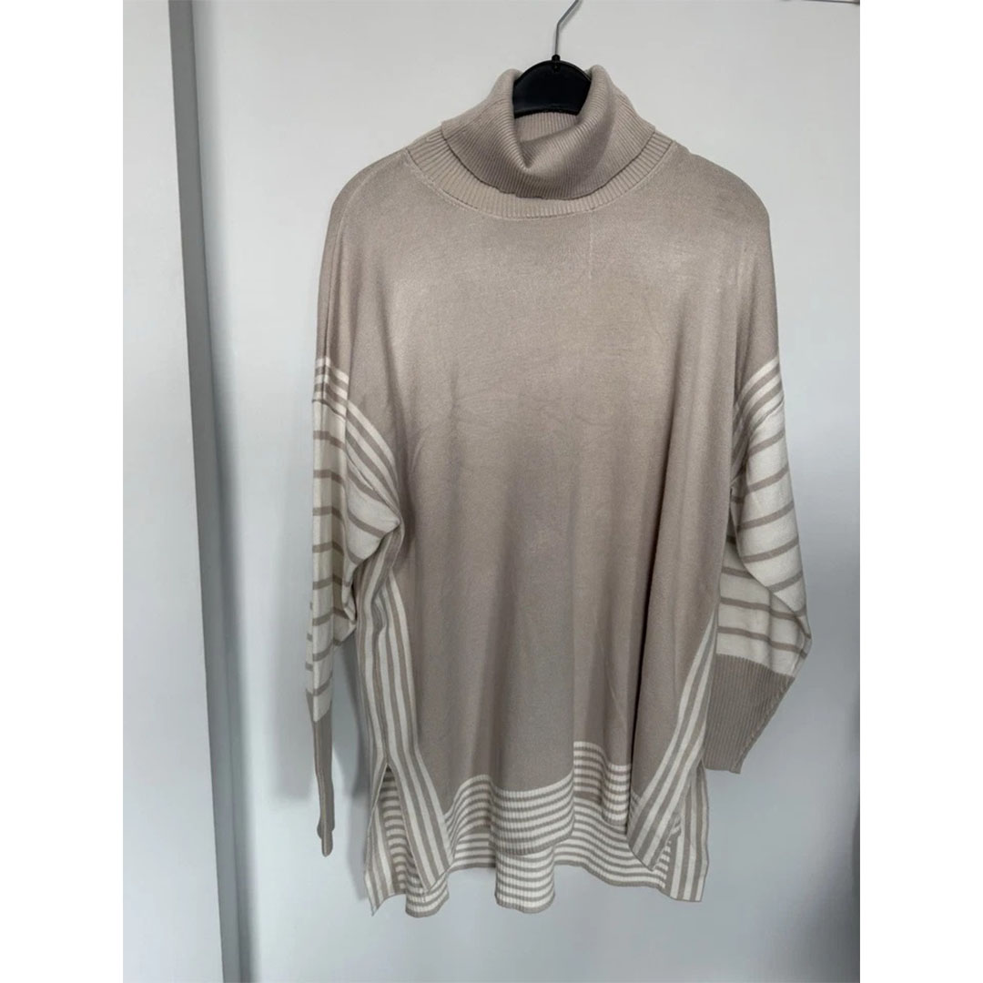 بلوزة نسائية محبوكة برقبة دائرية - بيج