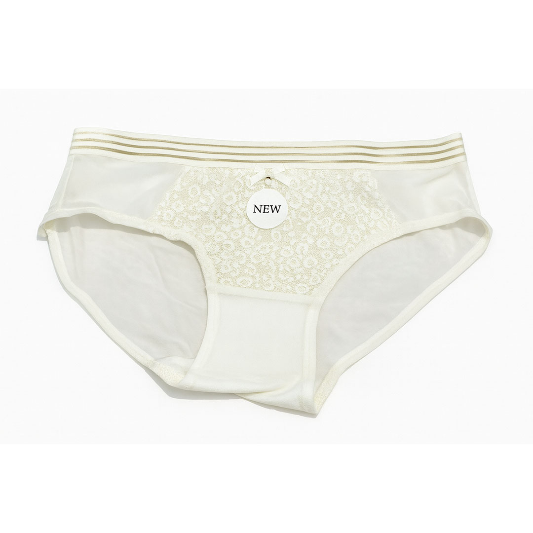 بانتي حريمي من الدانتيل والليكرا - أوف وايت