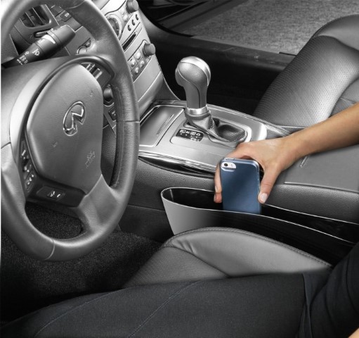 منظم جنب كرسي السيارة