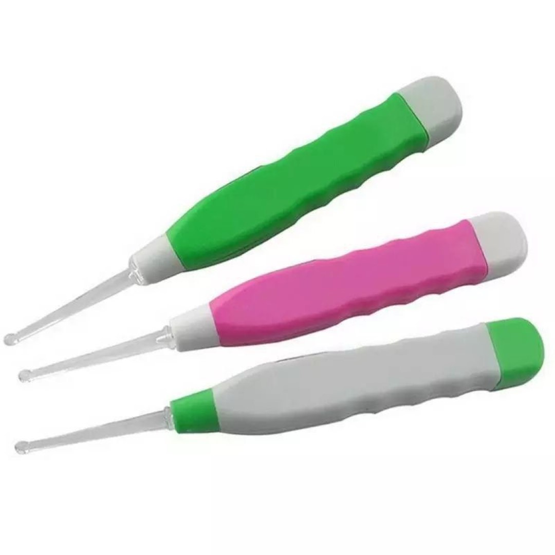 كشاف تنظيف الاذن