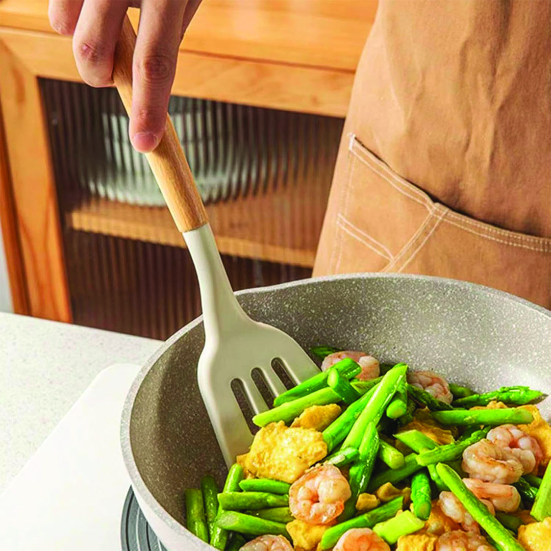 مقصوصة سيليكون بمقبض خشبي - أبيض/بيج