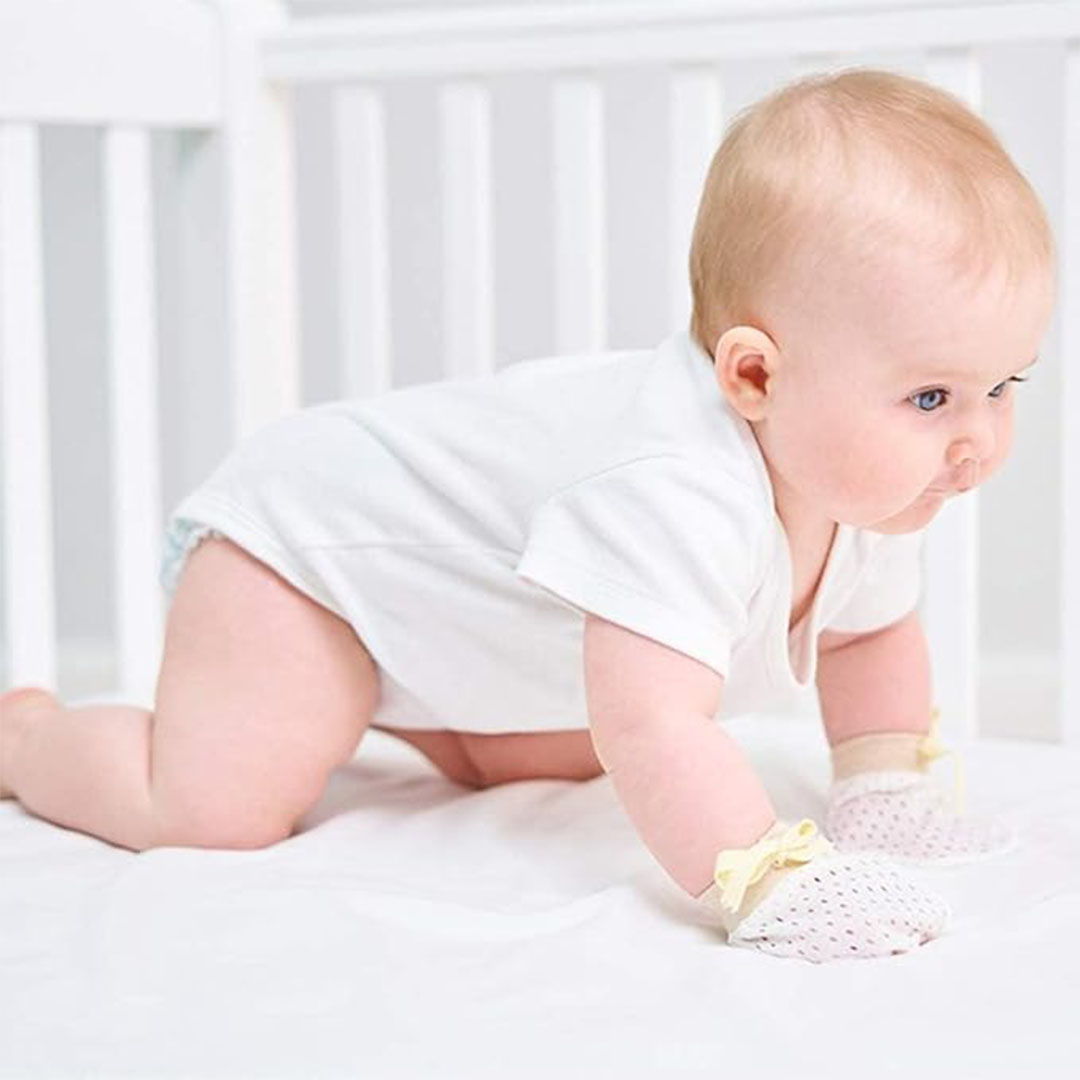 زوج من القفازات المضادة للخدش - لبني