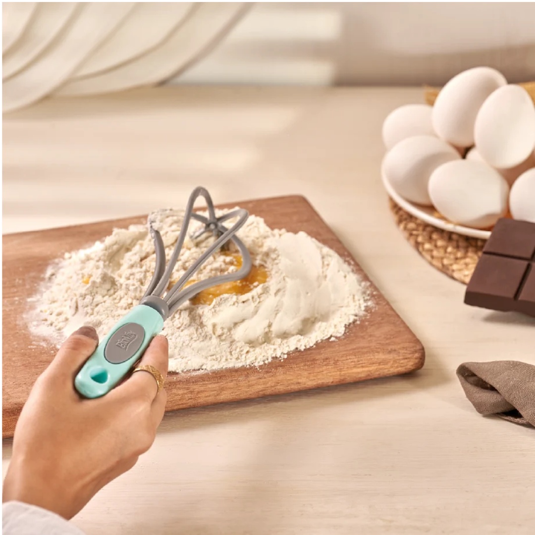 مضرب بيض سيليكون يدوي