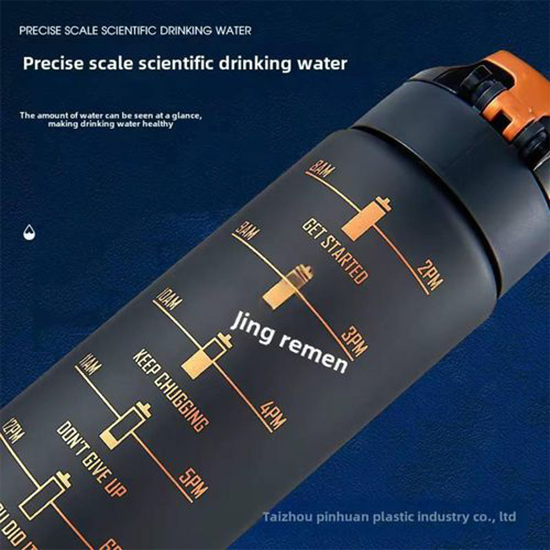 زجاجة مياه بلاستك بلون أسود ماط عصري - 1 لتر