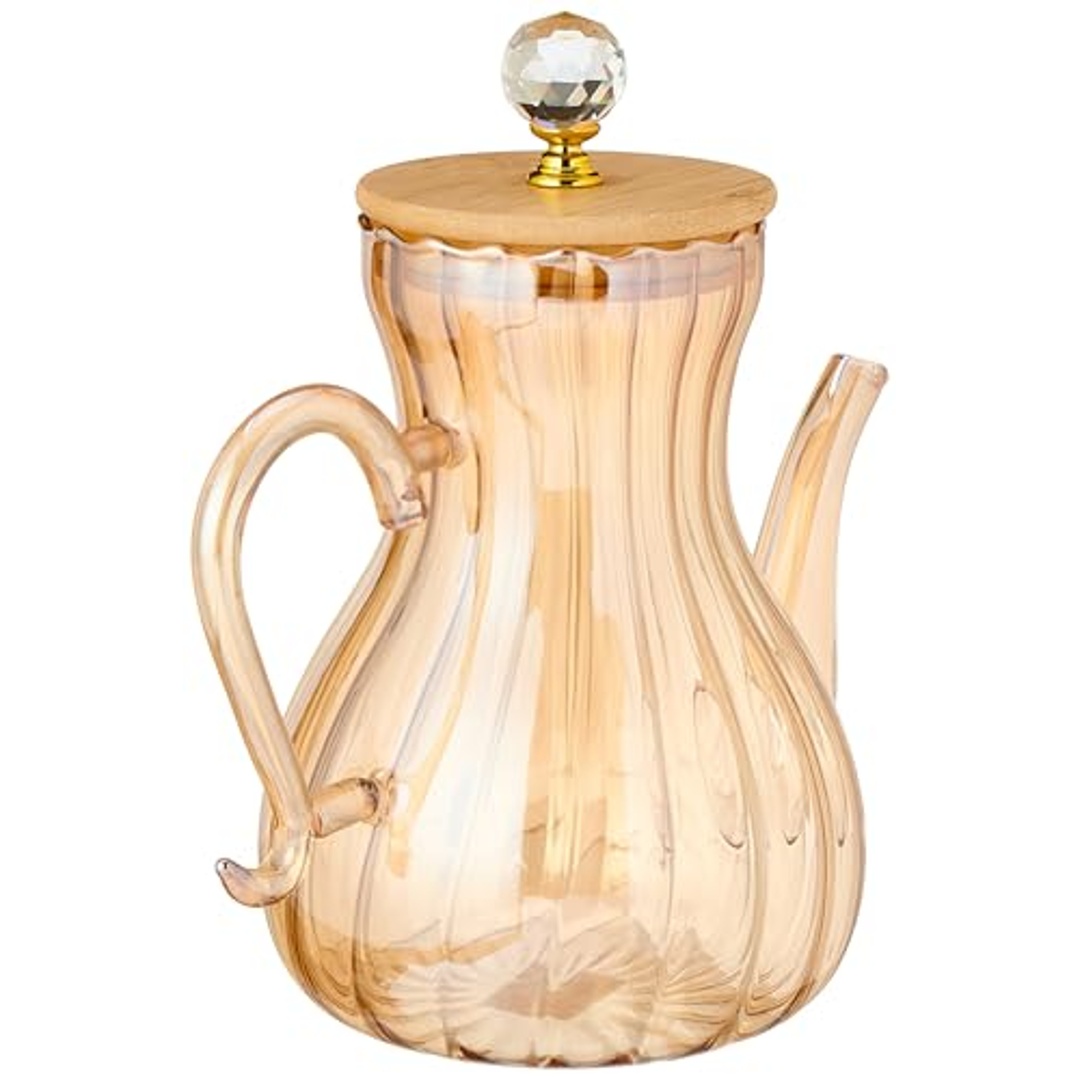 براد بايركس متين لتقديم المشروبات