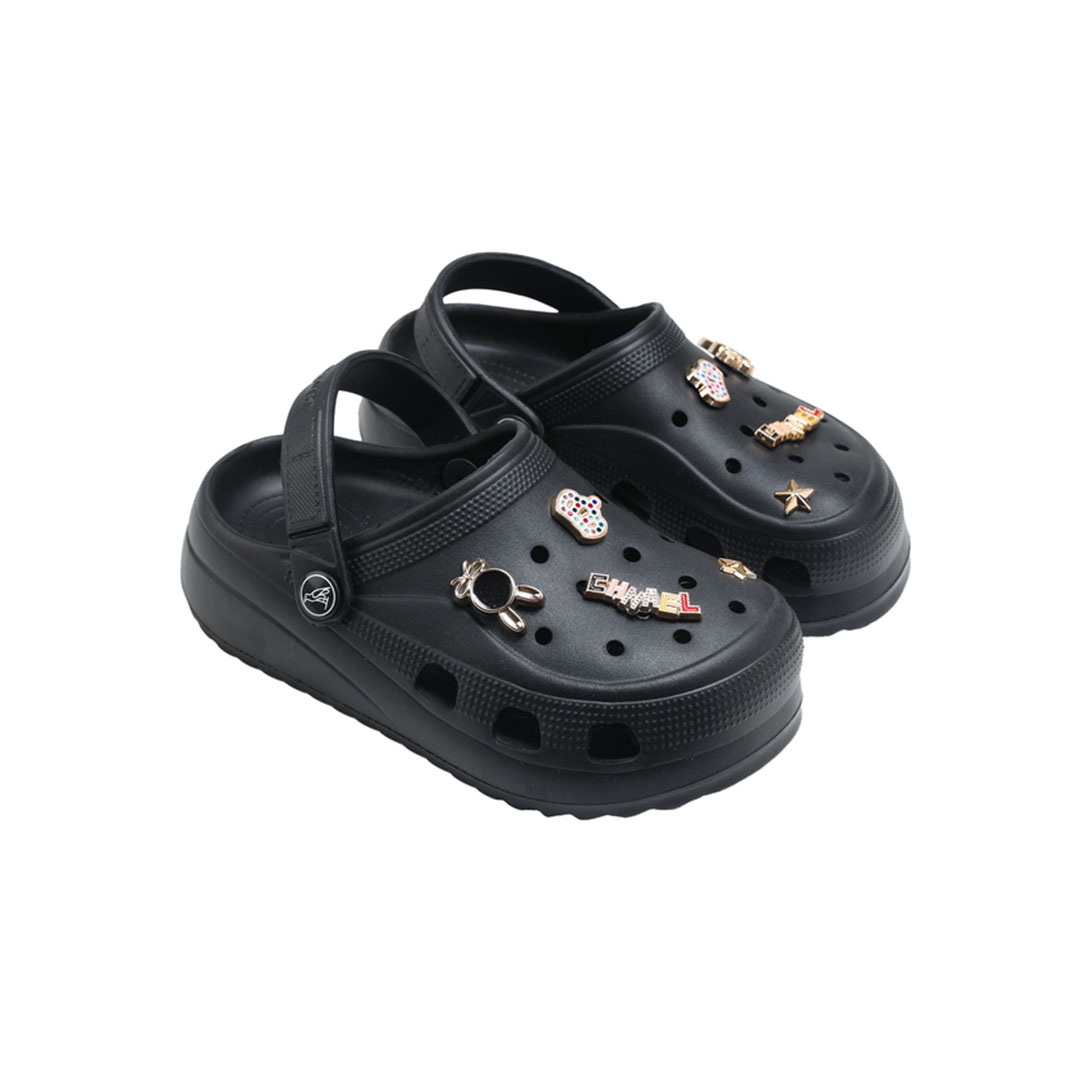 كروكس بناتي بأكسسورات مقفول أمون