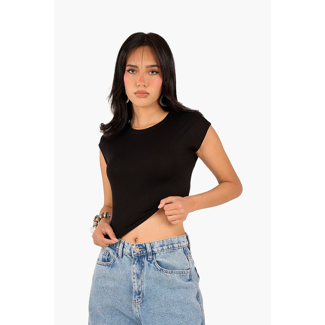 توب قصير برقبة دائرية حريمي 17752