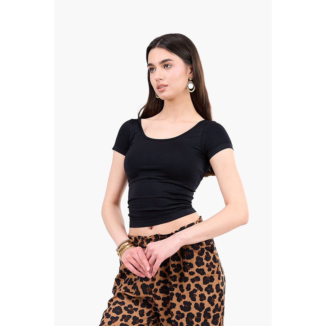 توب قصير رقبة دائرية حريمي 17842