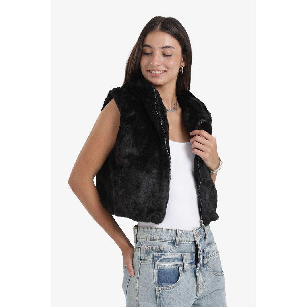 فيست قصير بغطاء للرأس حريمي