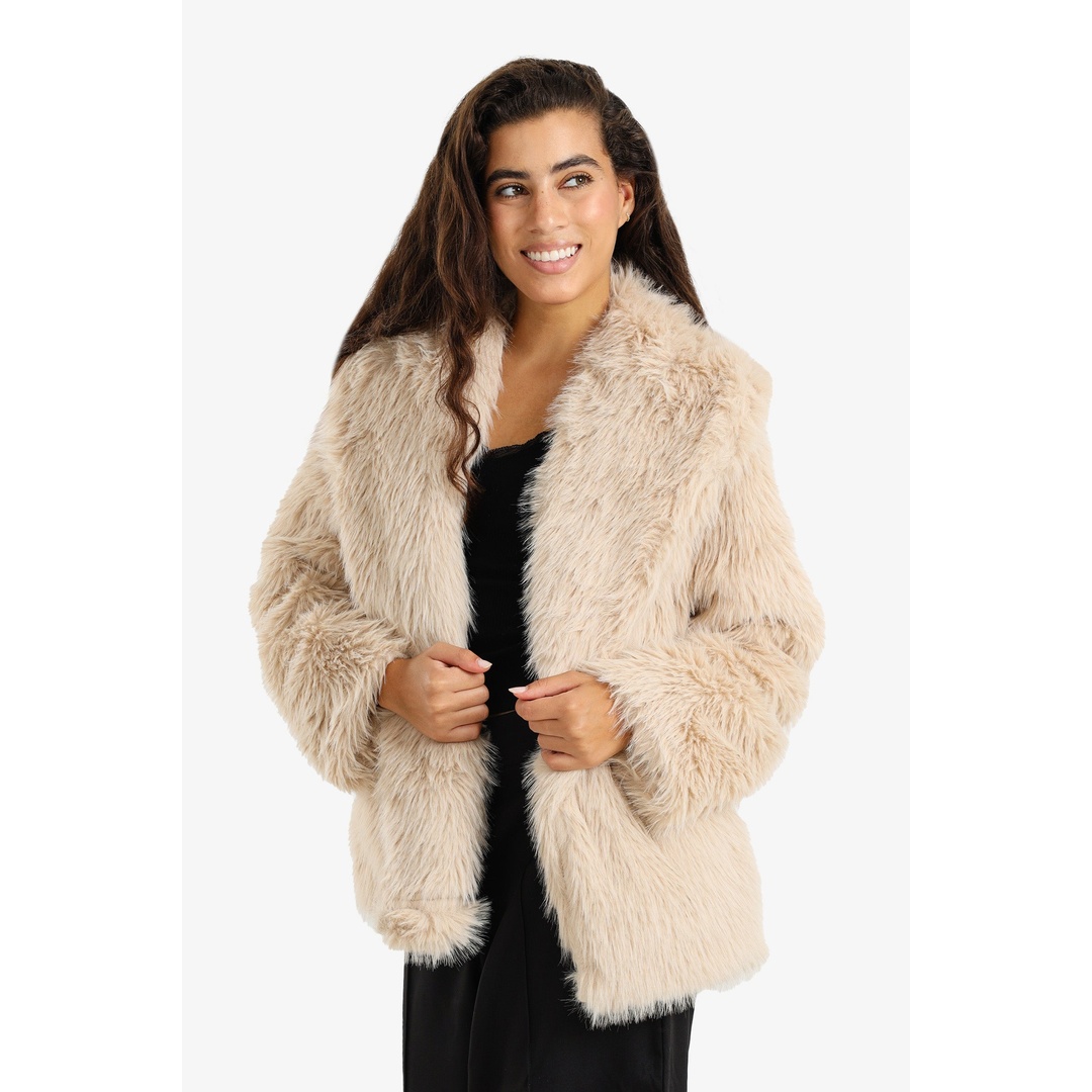 جاكيت من الفرو بياقة شال - 18244