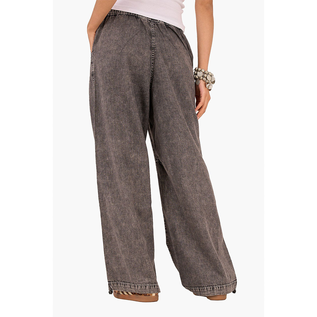 بنطلون جينز مريح برباط حريمي