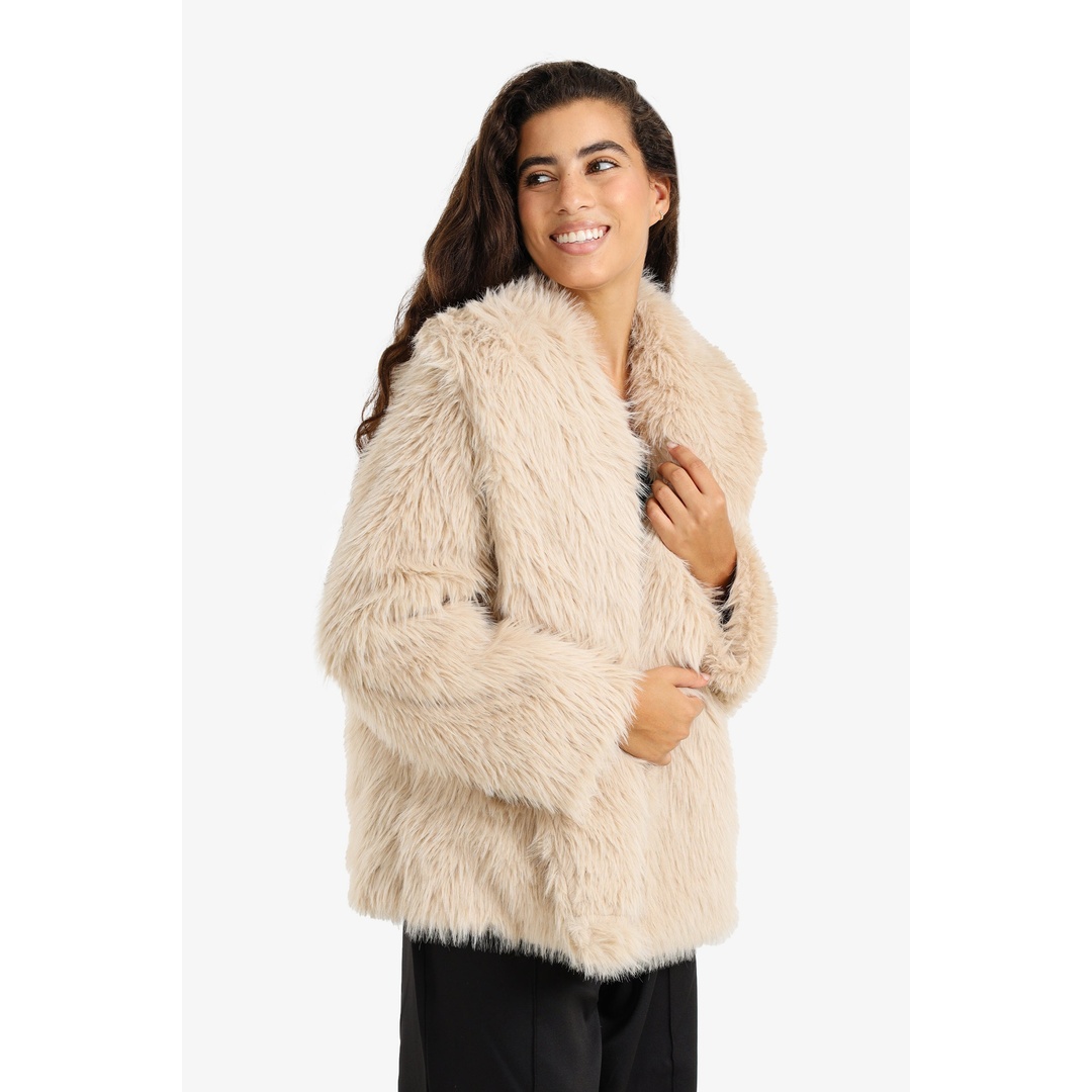 جاكيت من الفرو بياقة شال - 18244