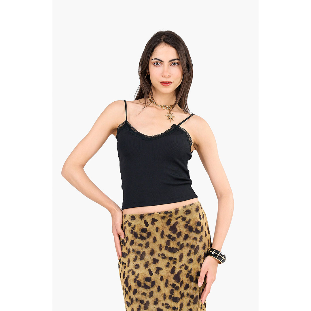 بلوزة مضلعة مقصوصة مع دانتيل حريمي