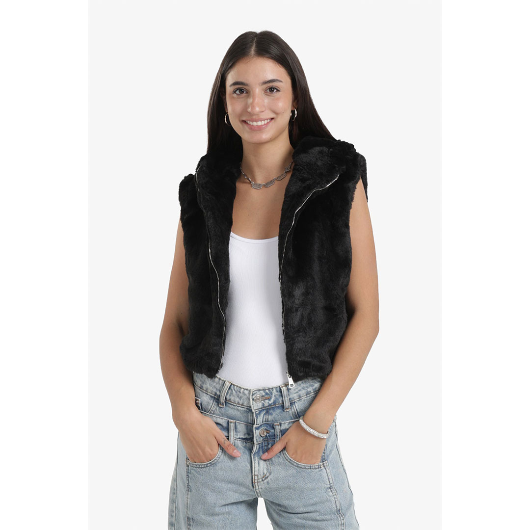 فيست قصير بغطاء للرأس حريمي