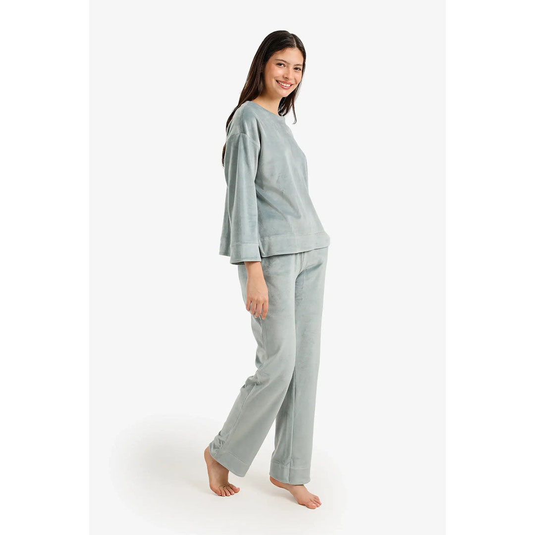 طقم بيجامة قطيفة بأكمام طويلة حريمي 58193