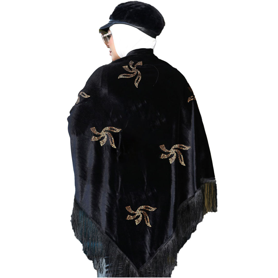 شال بتطريز مراوح  قطيفه - أسود