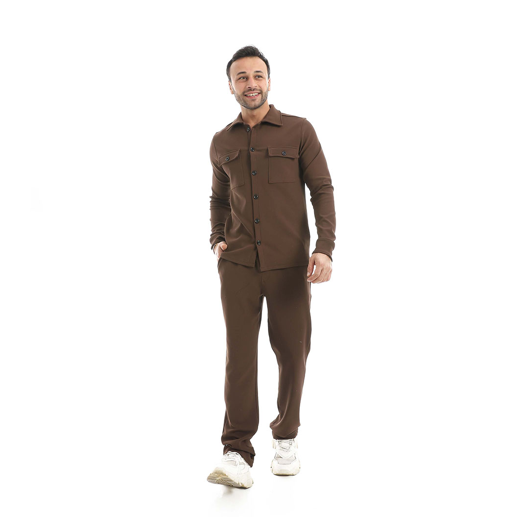 سويت شيرت بأزرار مع بنطلون رجالي